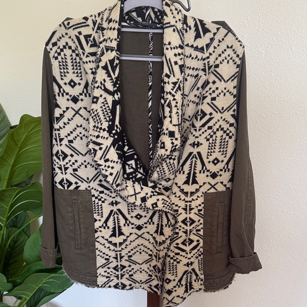 Vici Olive and Black Patterned Utility Jacket - image 1